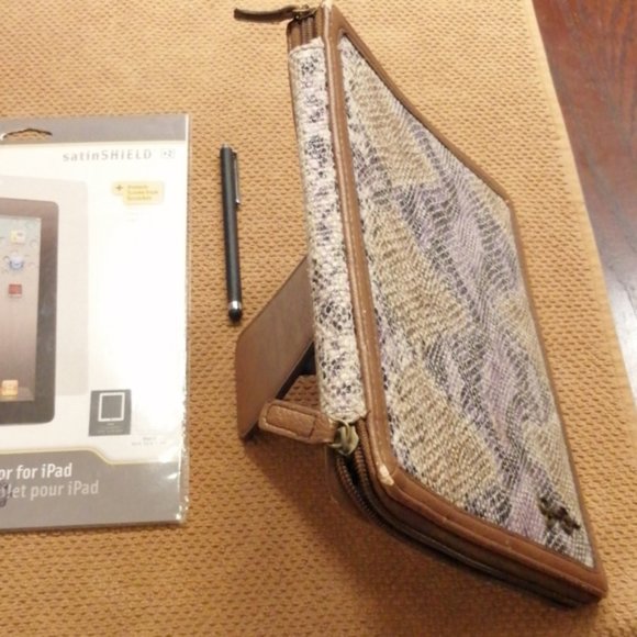 🖋 📱 IPad 2&3 case, NWTscreen protector + stylys - Picture 4 of 6